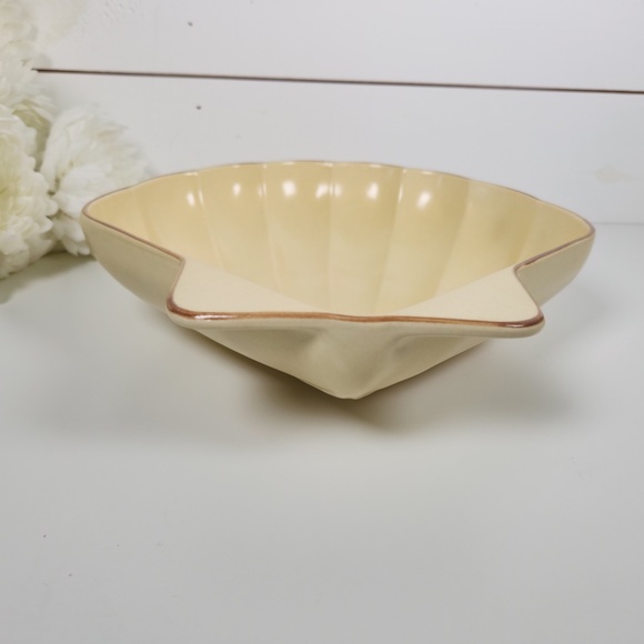 Vintage Pfaltzgraff Village Shell Shaped Stoneware Serving Bowl - Coastal- Beach - Picture 7 of 8